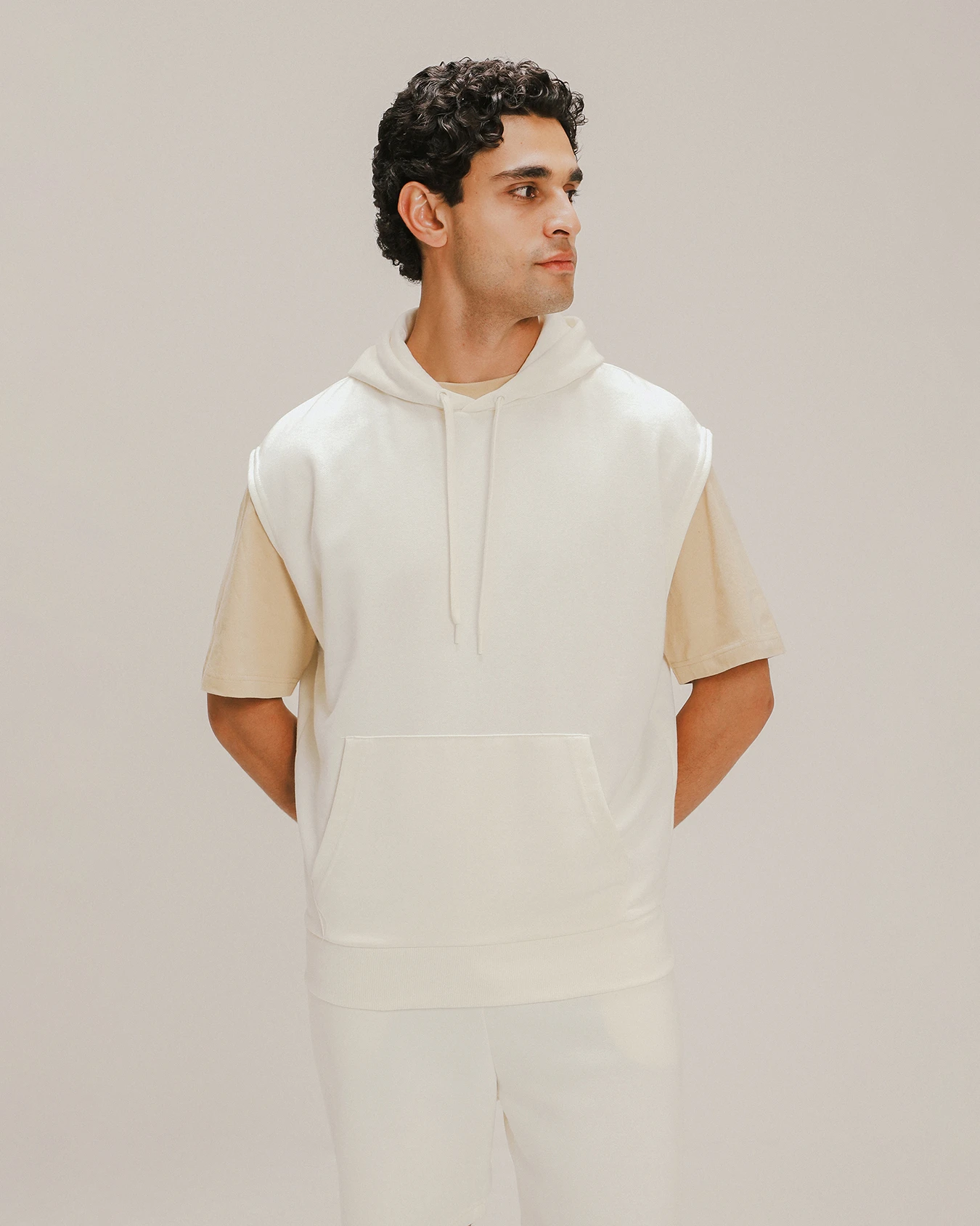 Chaleco Blanco Hoodie Básico