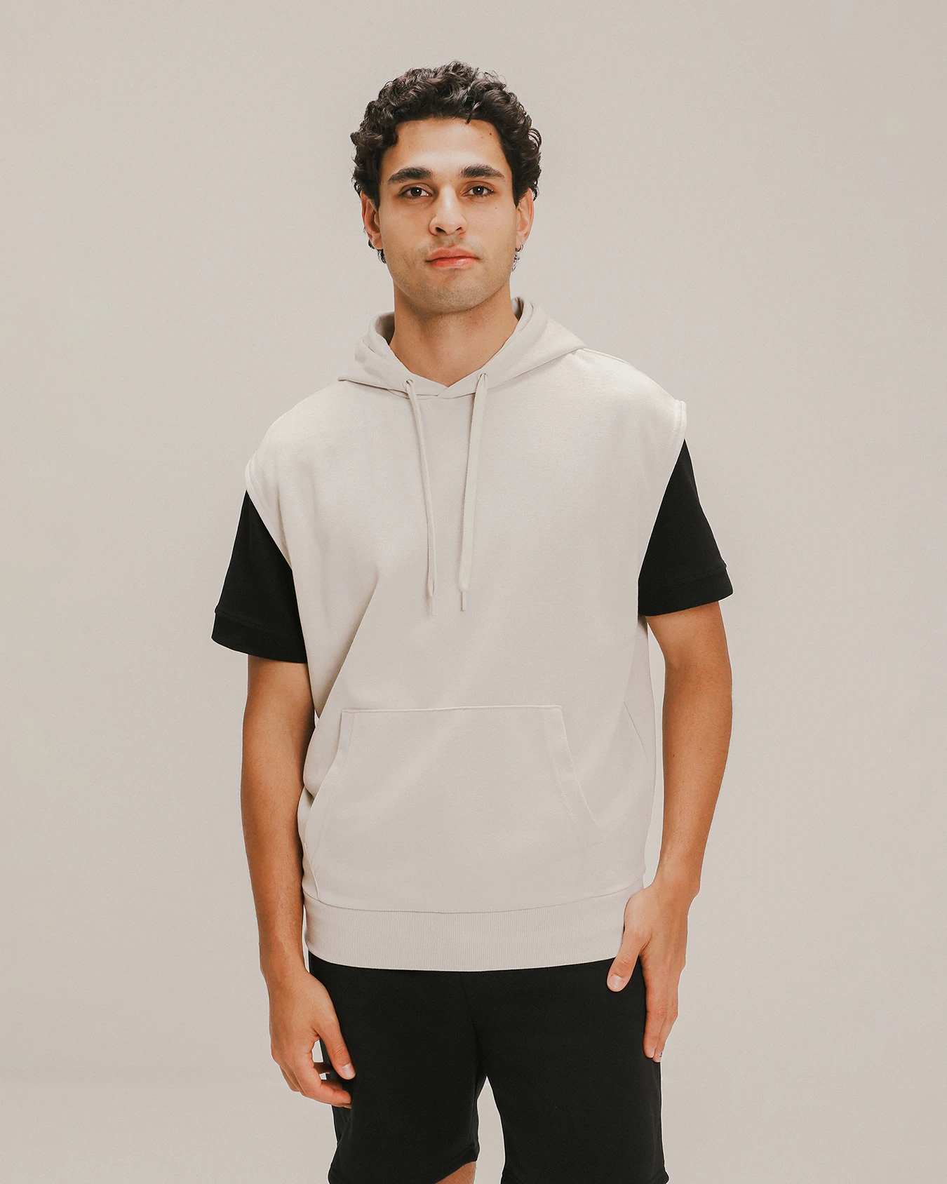 Chaleco Beige Hoodie Básico 1 Chaleco Beige Hoodie Básico