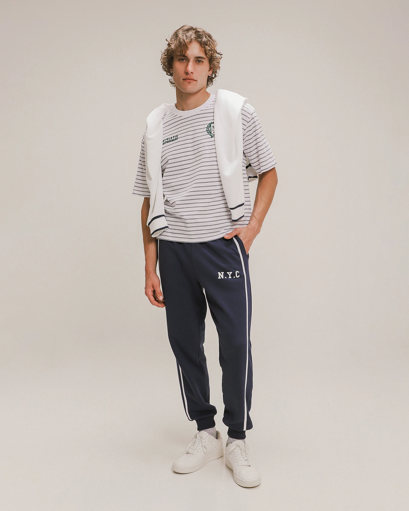 Jogger Azul Con Diseño