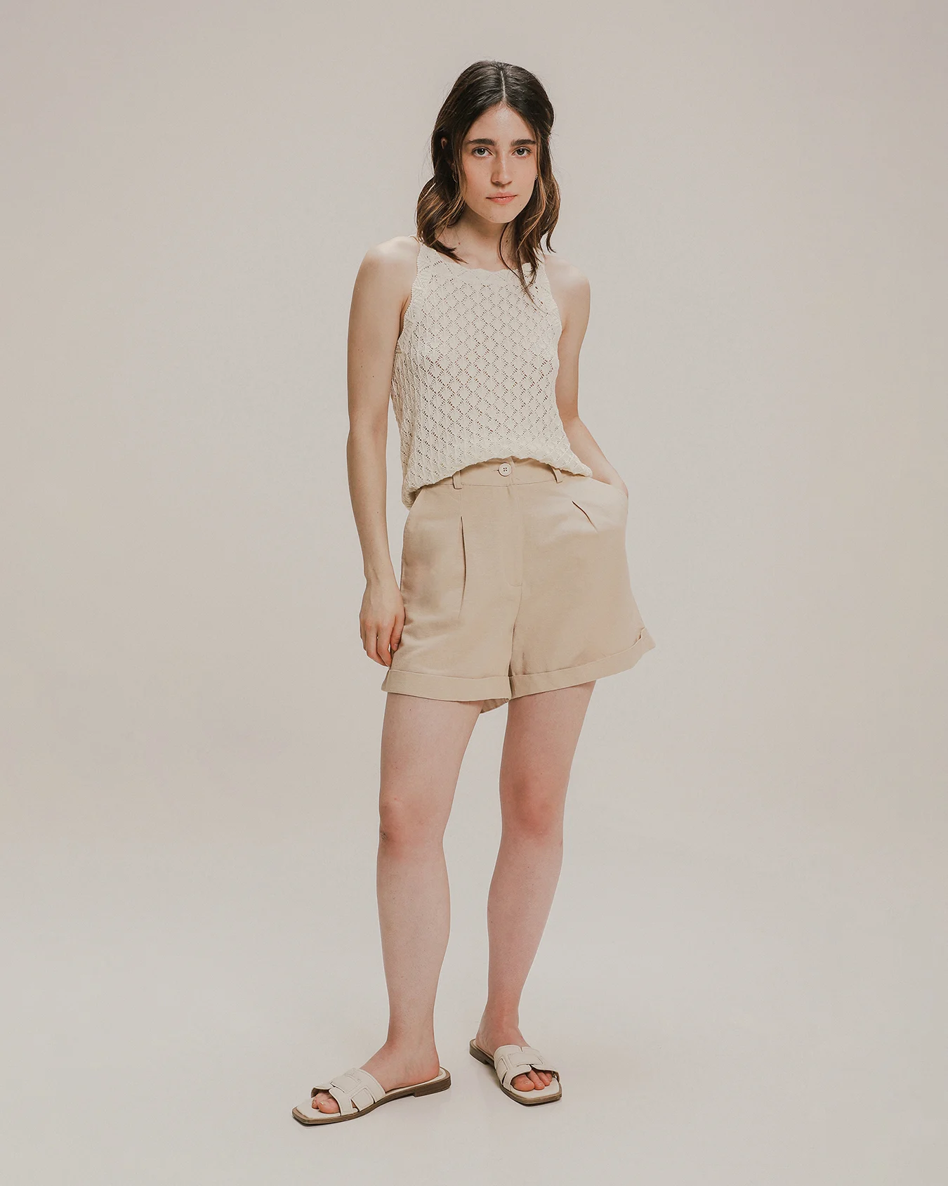 Short Beige Con Pinzas