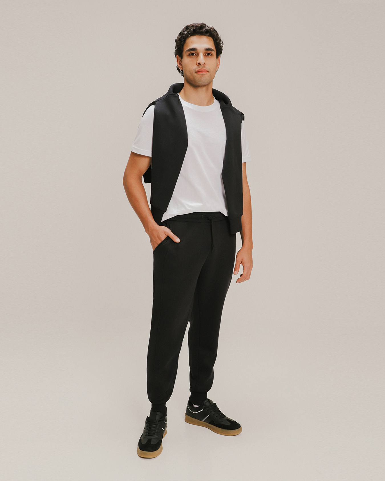 Jogger Básico Skinny Negro