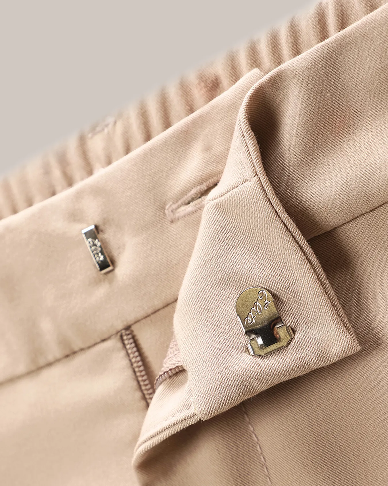 Pantalón Fit Regular Beige 5 Pantalón Fit Regular Beige