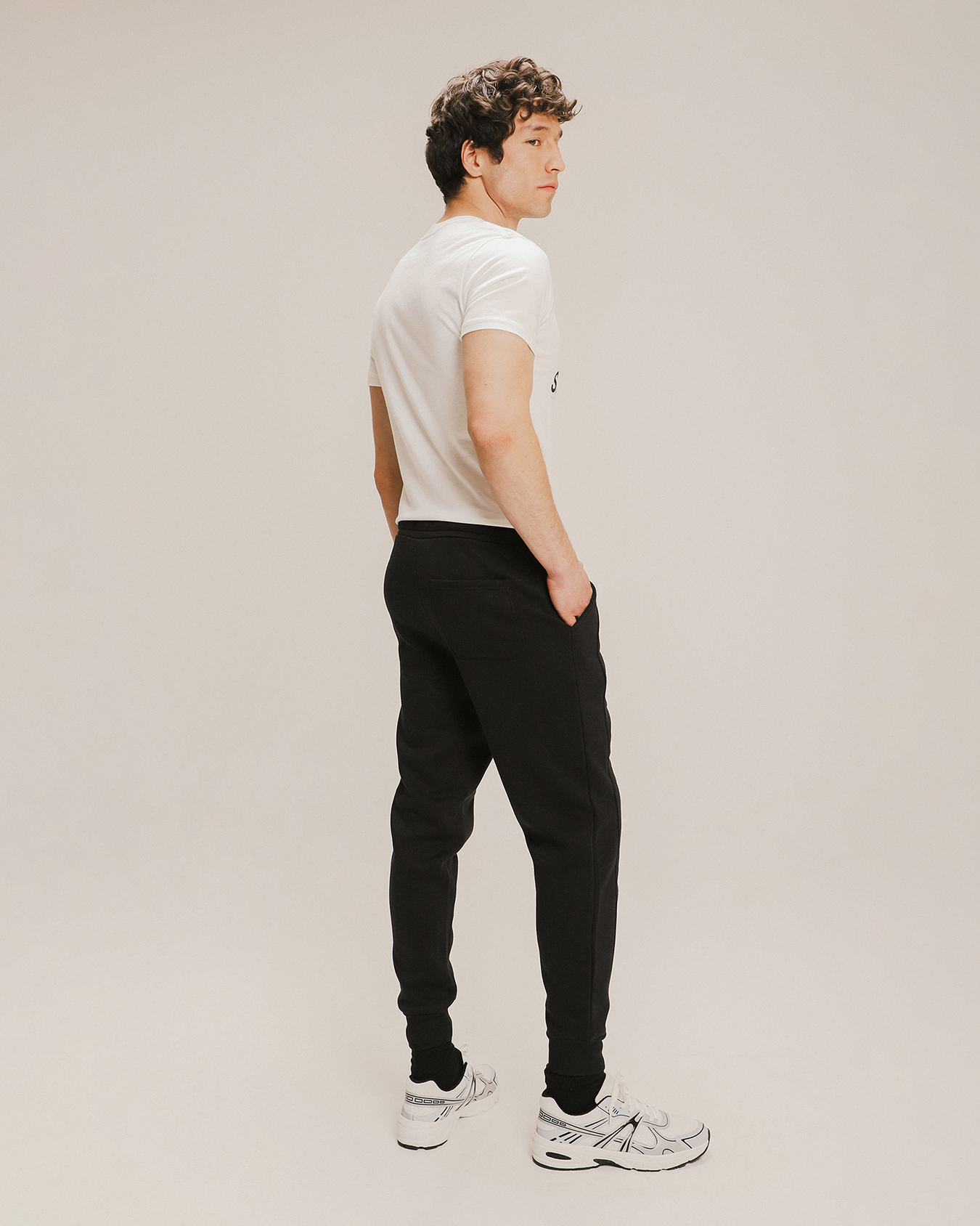 Jogger Skinny Básico Negro 3 Jogger Skinny Básico Negro